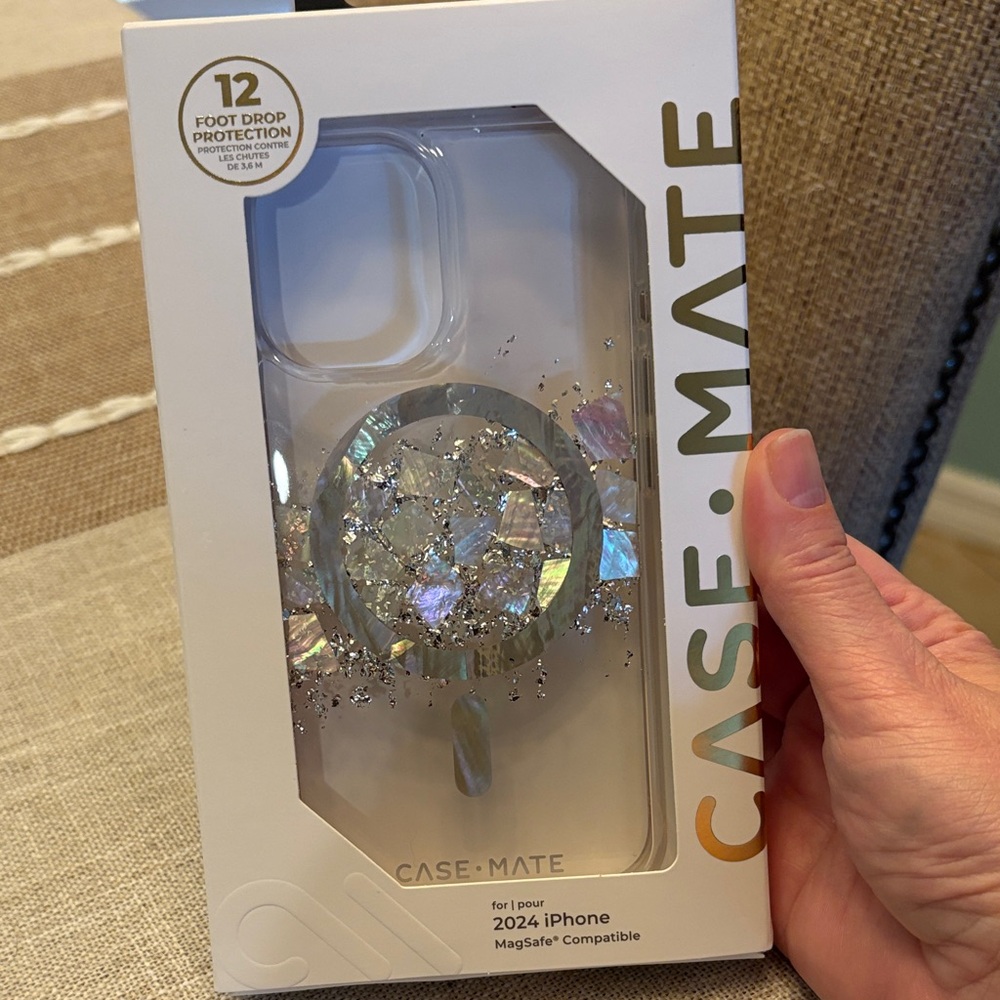 Case-Mate iPhone 2024 Case - Iridescent Silver